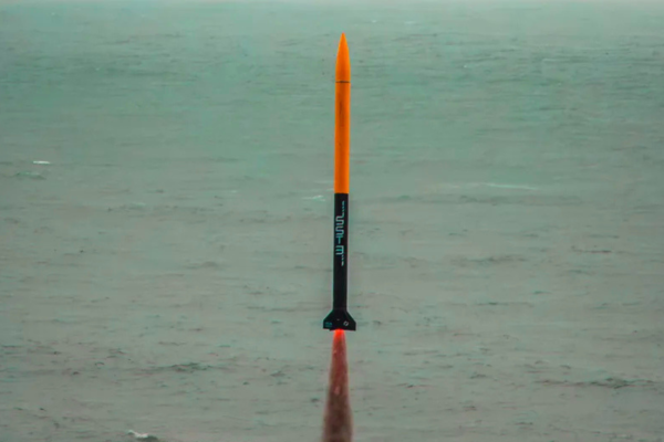 The 3.5-meter-long SST3 soared to an altitude of 8.3 kilometers, becoming the largest solid-propellant sounding rocket launched in Taiwan to date by a university-led team. (Photo credit: TASA)